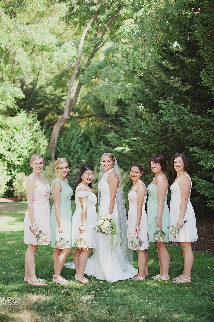Bridal party photos. Elegant summer wedding at Laurel Creek Manor. Sunny day in Seattle, PNW with lot of green classic details