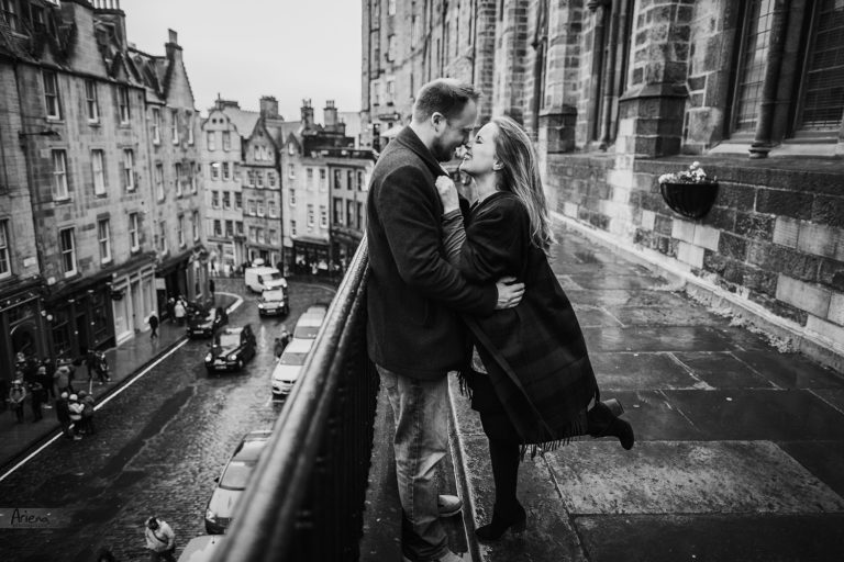 Edinburgh Old Town engagement shoot. Scottish rainy engagement session