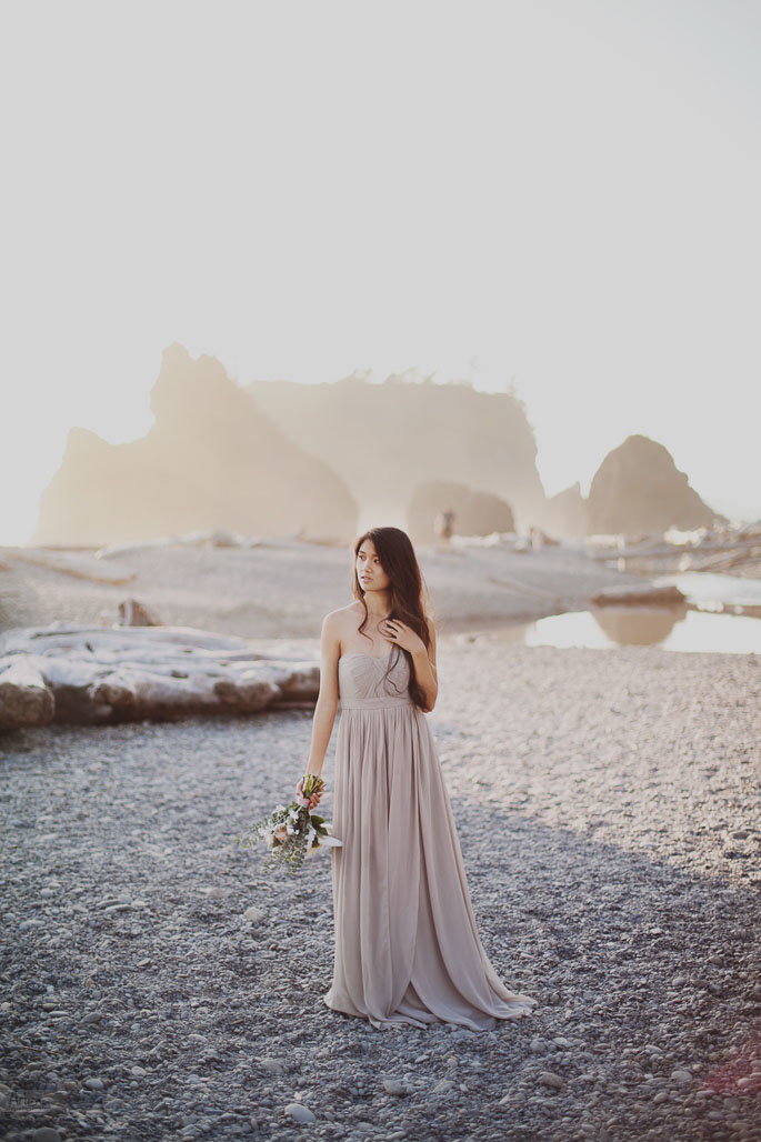 Styled sunset wedding shoot on Ruby Beach. Ocean shore wedding in tiffany and blush pink colors. Jimmy Choo pumps and naked wedding cake with berries